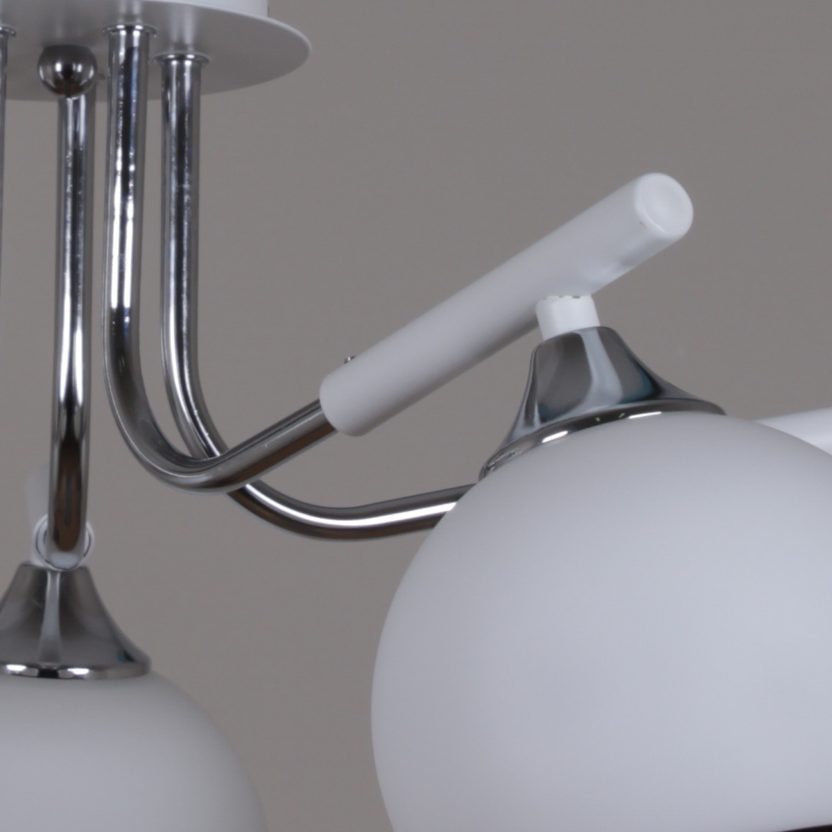 Потолочная люстра Reluce 52133-0.3-05A