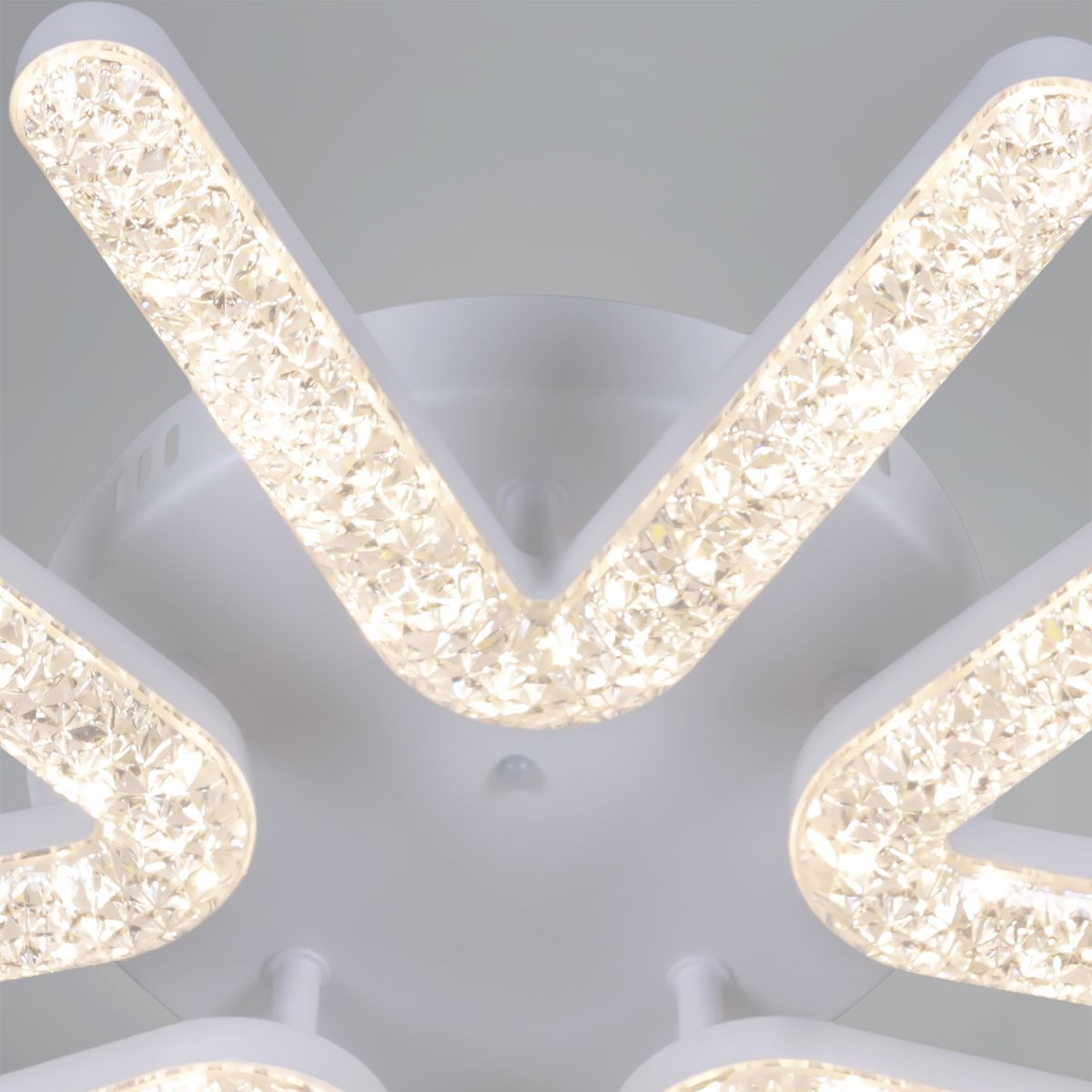 Потолочная люстра Reluce 72190-0.3-05 WH