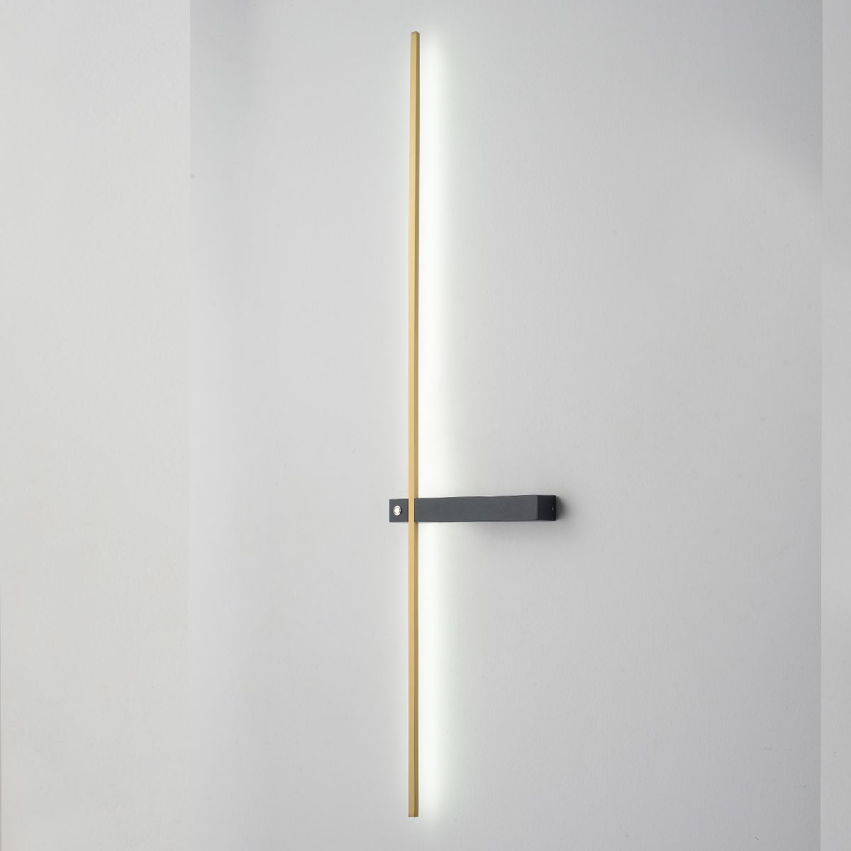 Настенный светильник Crystal Lux CLT 077W1000 BL-BS