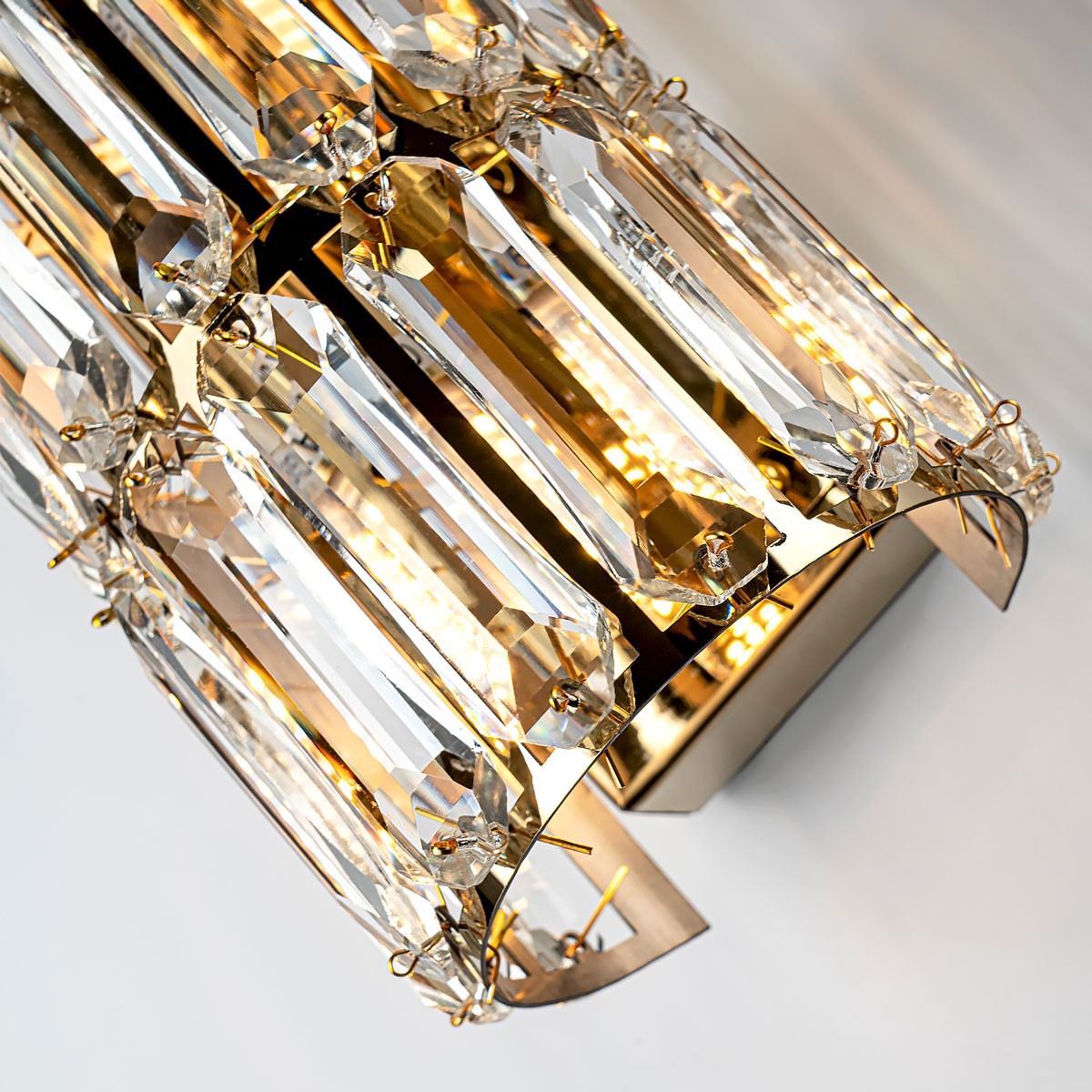 Настенный светильник Modelux ML.549.02 GD