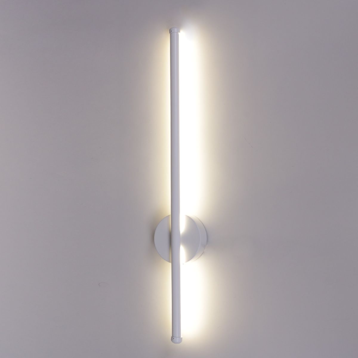 Настенный светильник Reluce 71054-0.2-600 WH