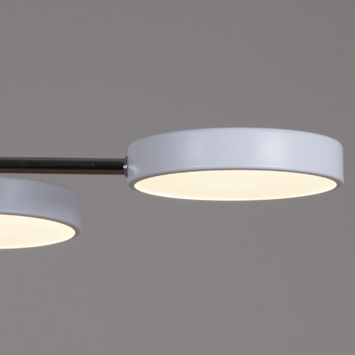 Люстра на штанге Reluce 13206-0.3-04