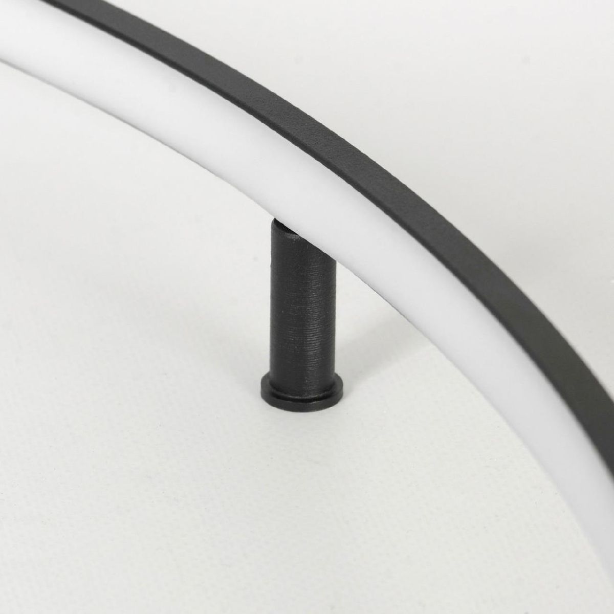 Потолочная люстра Lussole Lowell LSP-7110