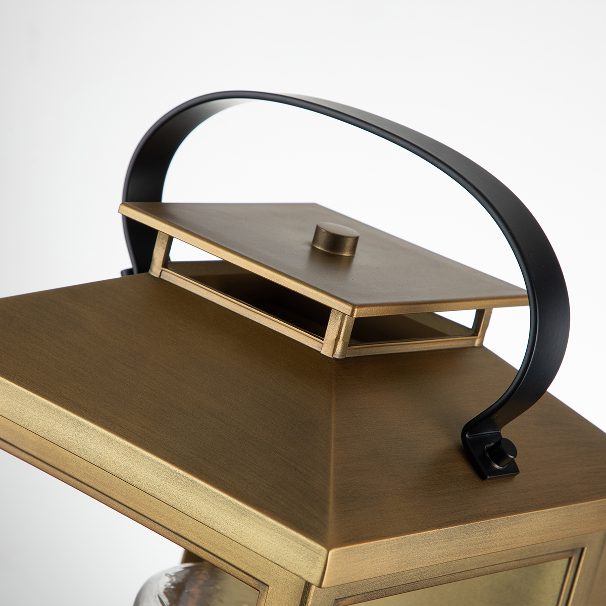 Уличный настенный светильник Hinkley Atwater QN-ATWATER-M-PDB