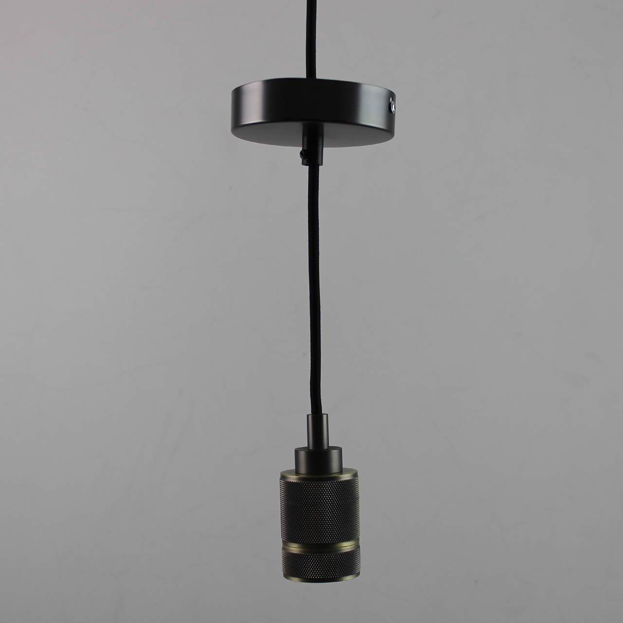 Ретро патрон с подвесом E27 Бронза Sun Lumen 056-564