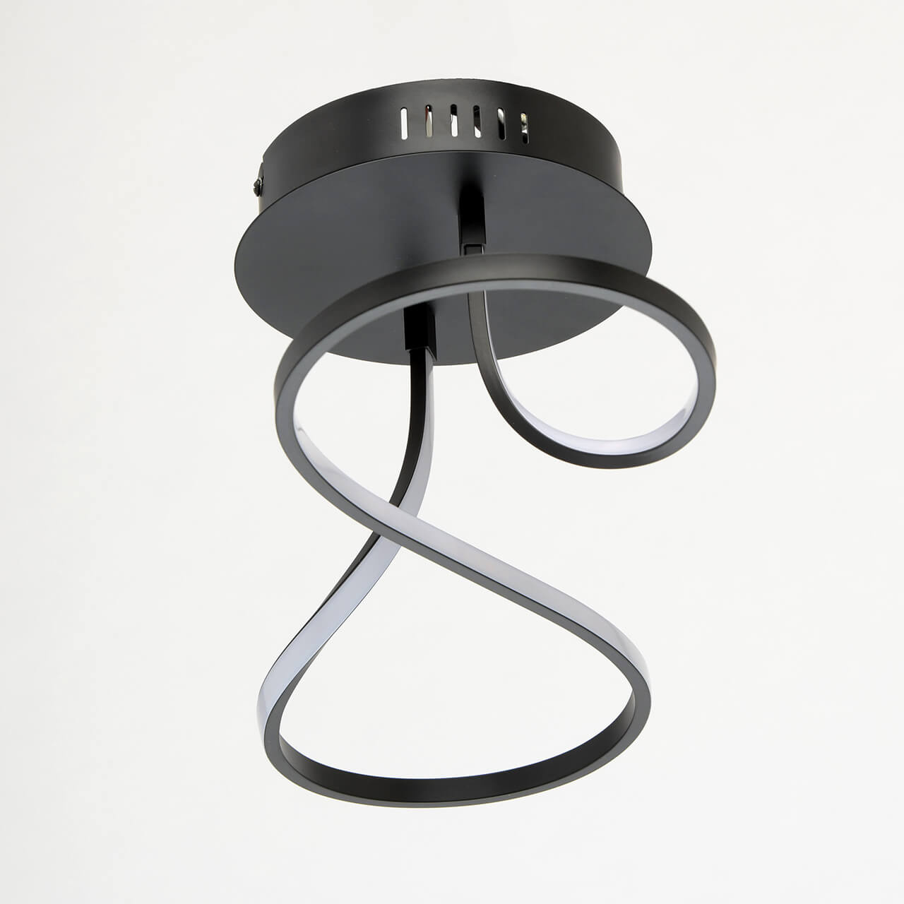 Потолочный светодиодный светильник De Markt Аурих 20 496018001