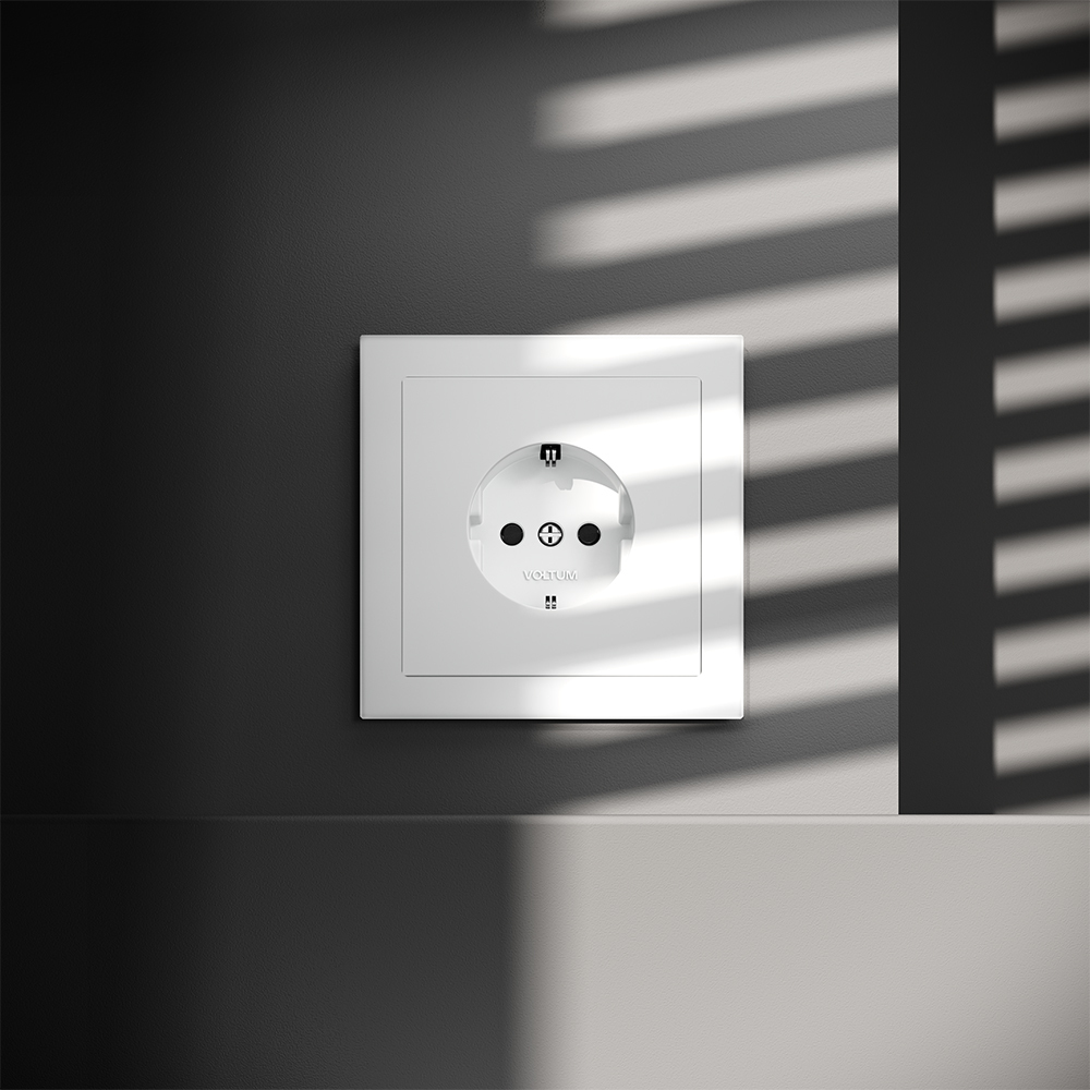 Розетка со шторками Voltum S70 VLS040202 (белый матовый)