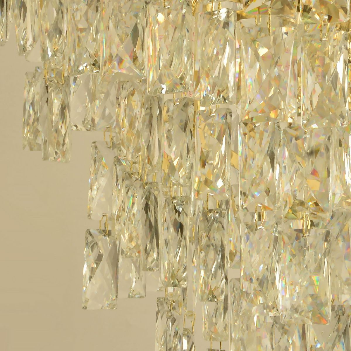 Подвесная люстра Reluce 02392-0.4-05 G