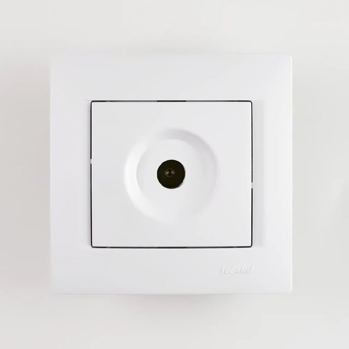 Розетка ТВ проходная Lezard Karina 707-0288-129