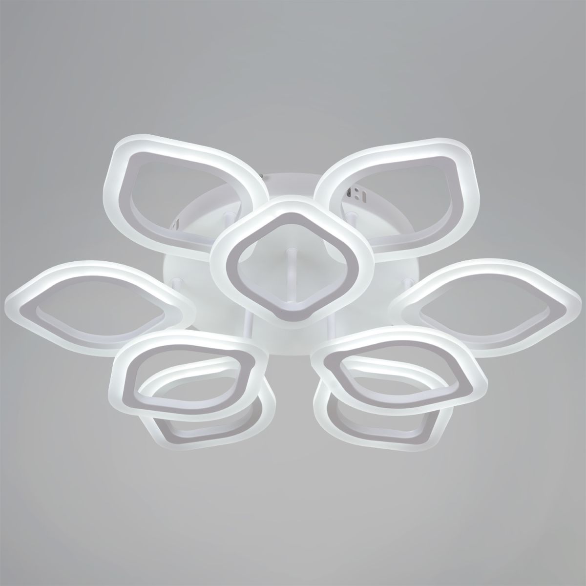 Потолочная люстра Reluce 10320-0.3-6+3S WH