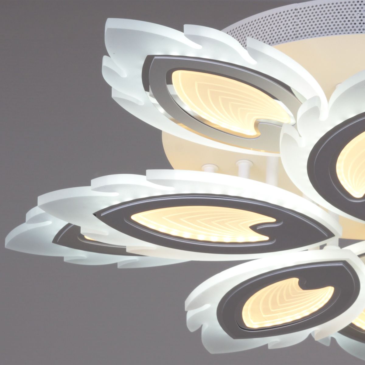 Потолочная люстра Reluce 05133-0.3-5+5 White