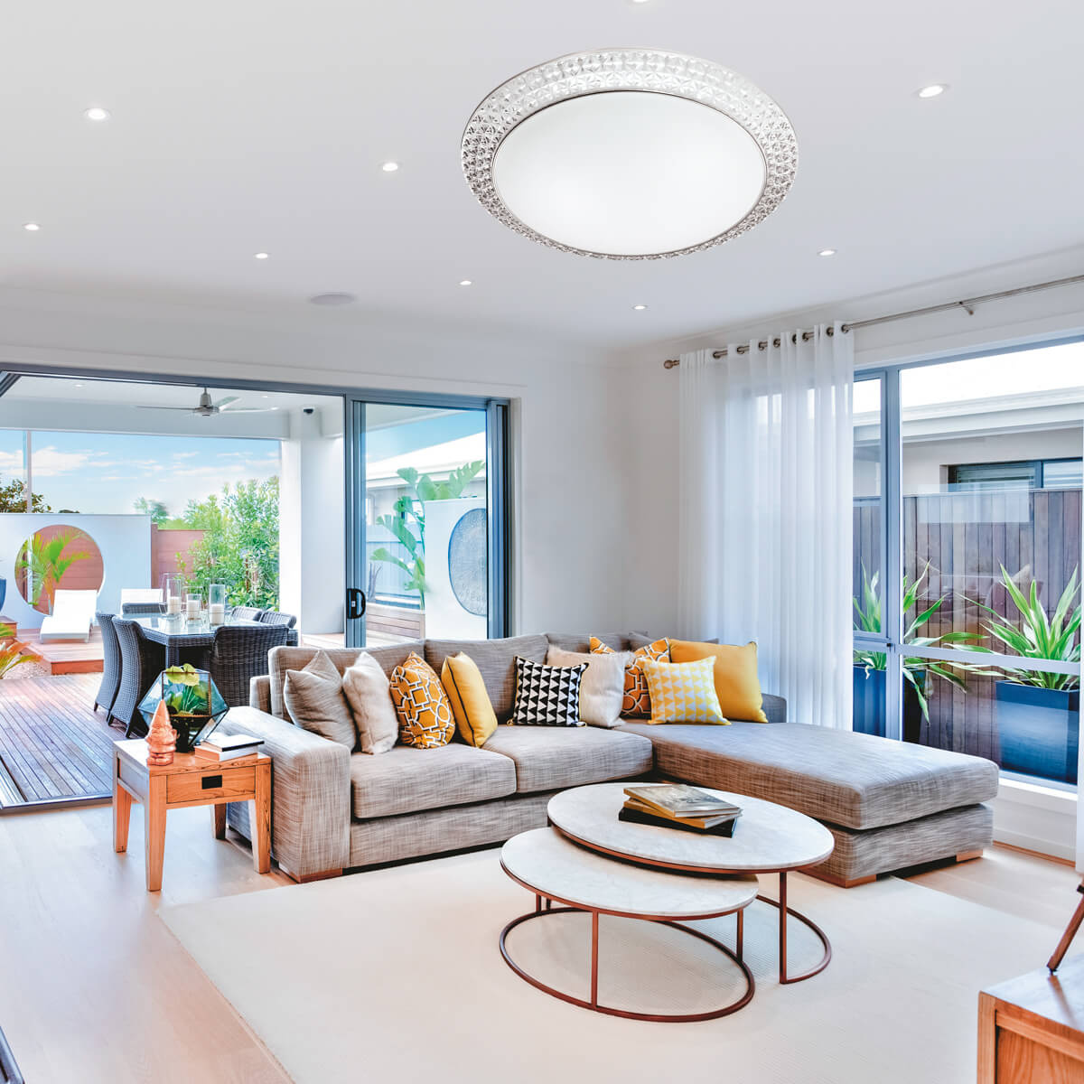 Настенно-потолочный светодиодный светильник Sonex Masa 2023/E