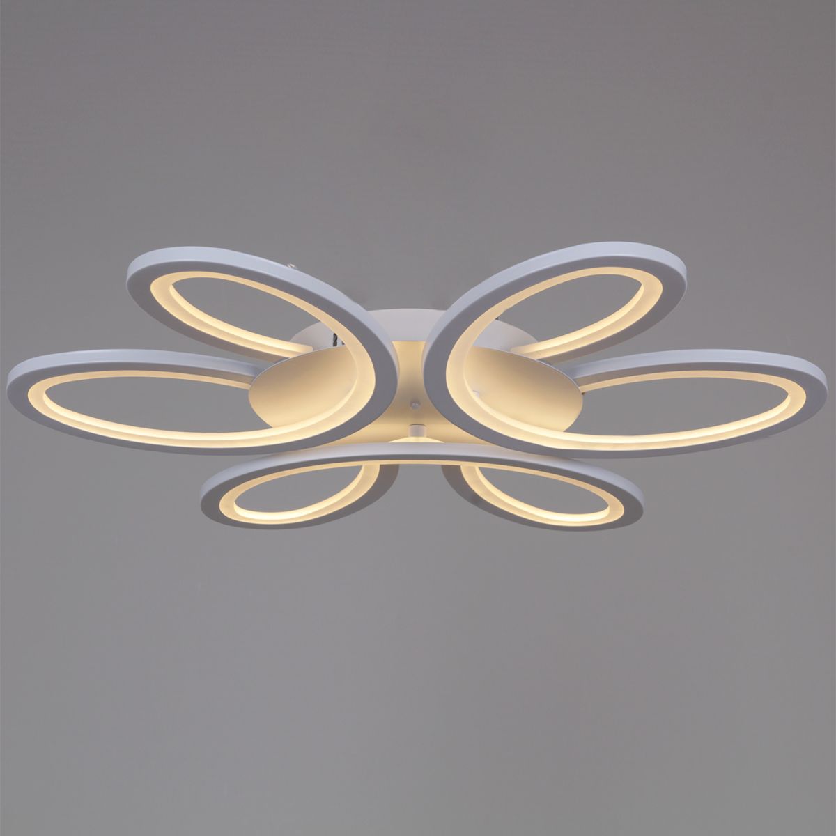 Потолочная люстра Reluce 74090-0.3-03 WH