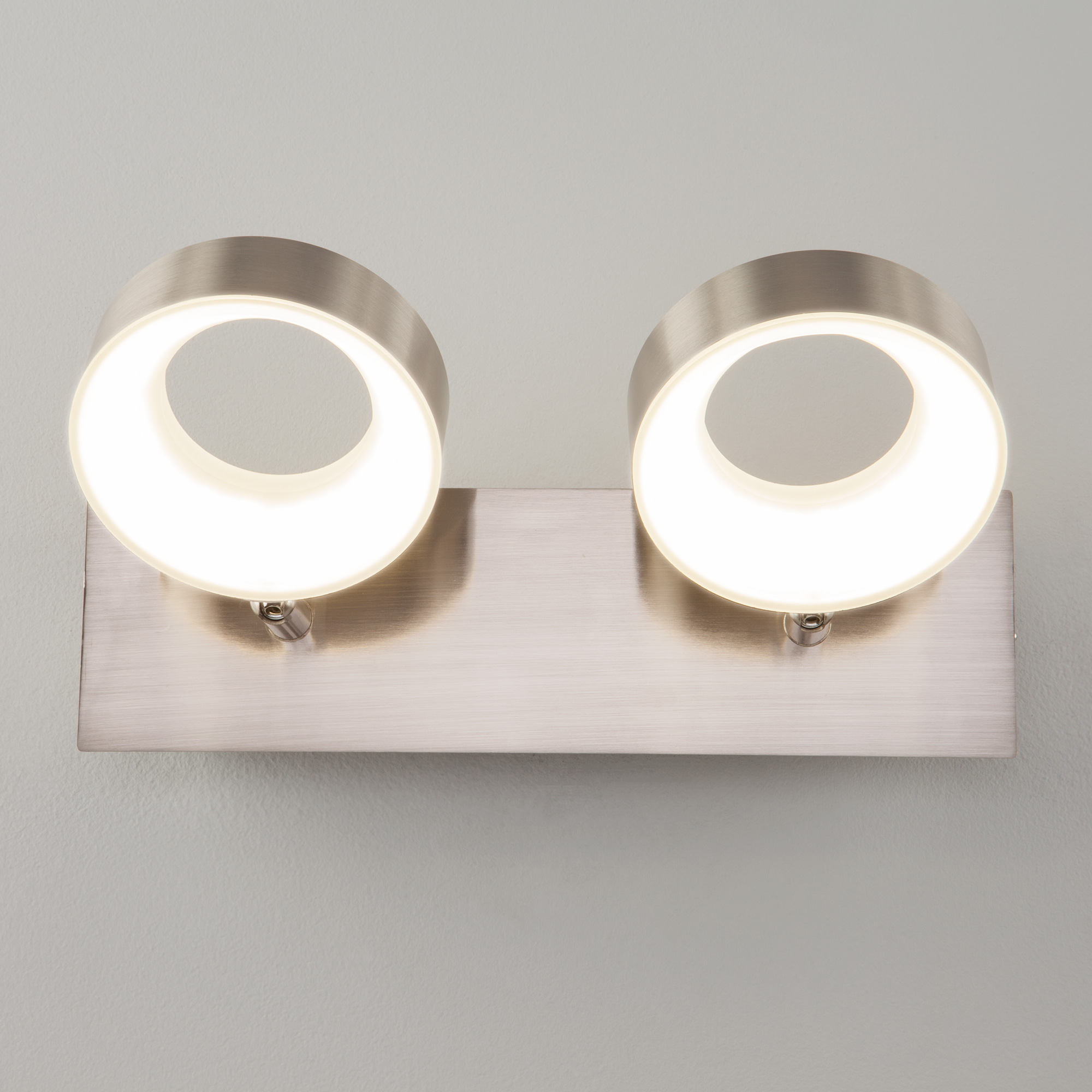 Настенный светодиодный светильник Eurosvet Frisco 20065/2 сатин-никель