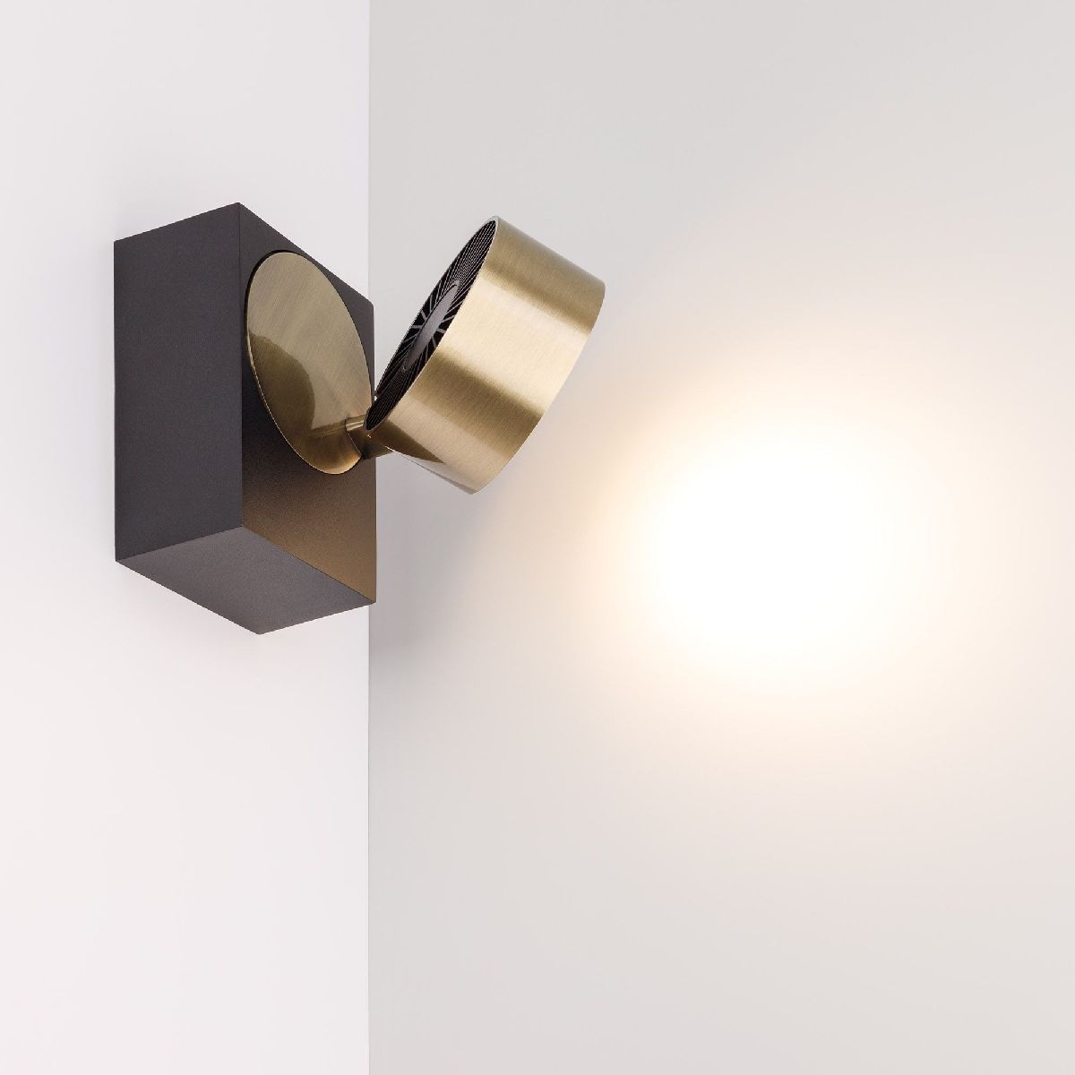 Накладной спот Arlight SP-PLURIO-SURFACE-S110x77-9W Warm3000 (BK-ABRS, 36 deg, 230V) 040449