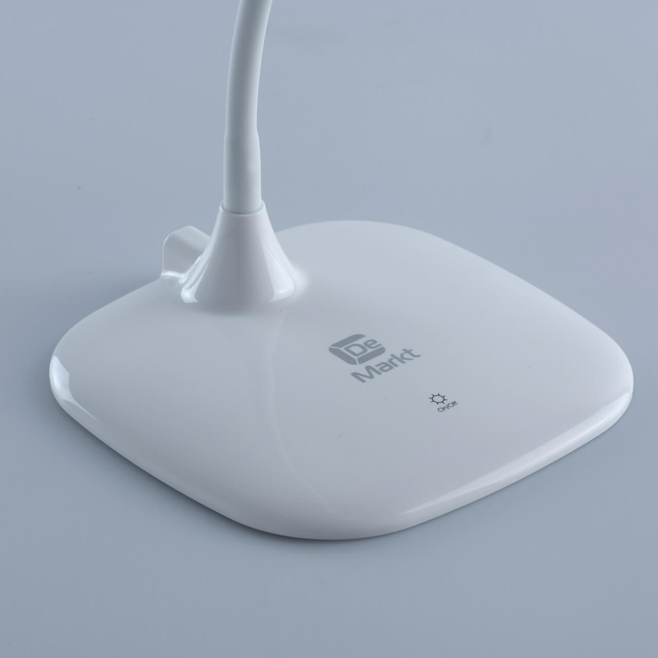 Настольная лампа De Markt Ракурс 631035401