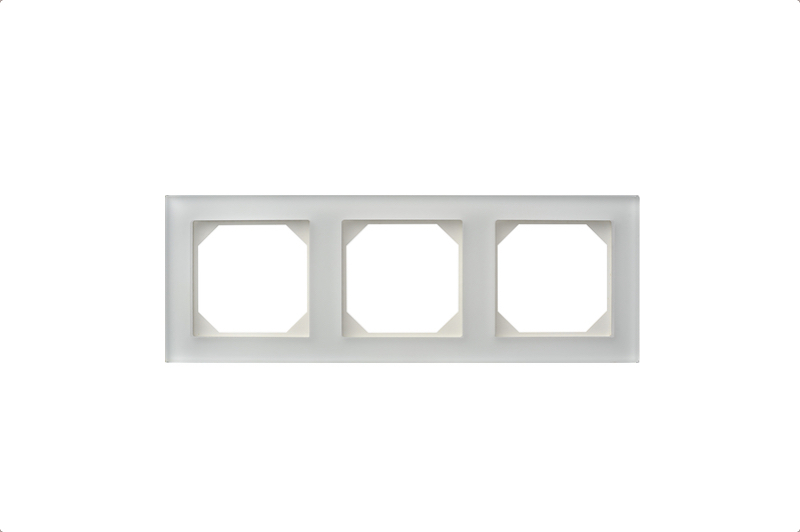 Рамка трехместная Liregus Epsilon 28-232