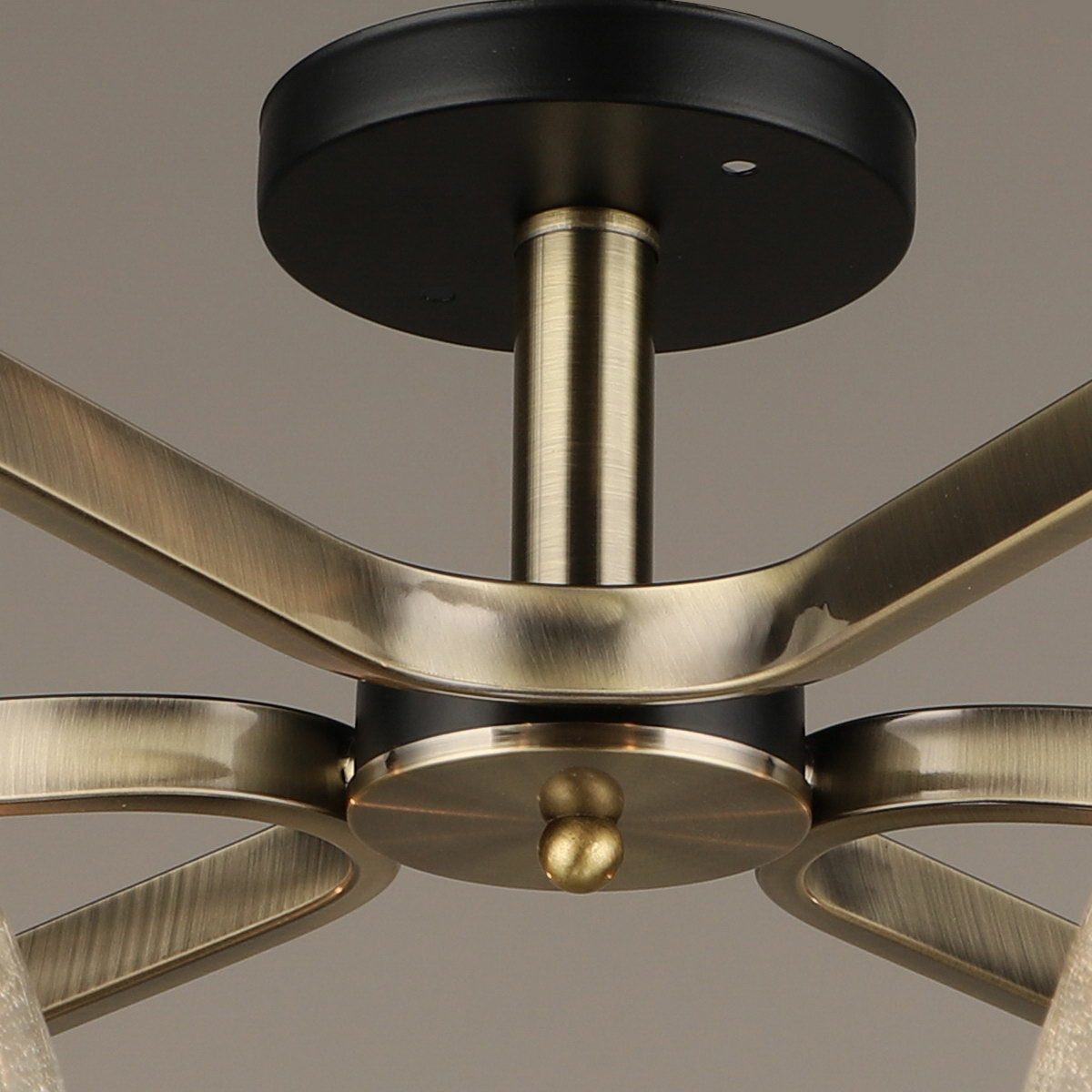 Люстра на штанге Reluce 03645-0.3-06