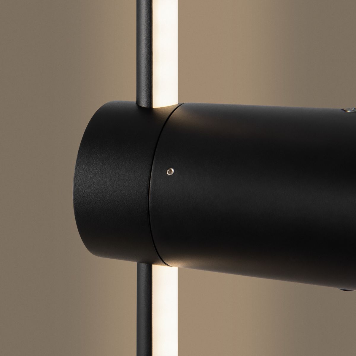 Настенный светильник Freya Mystery FR6063WL-L20B