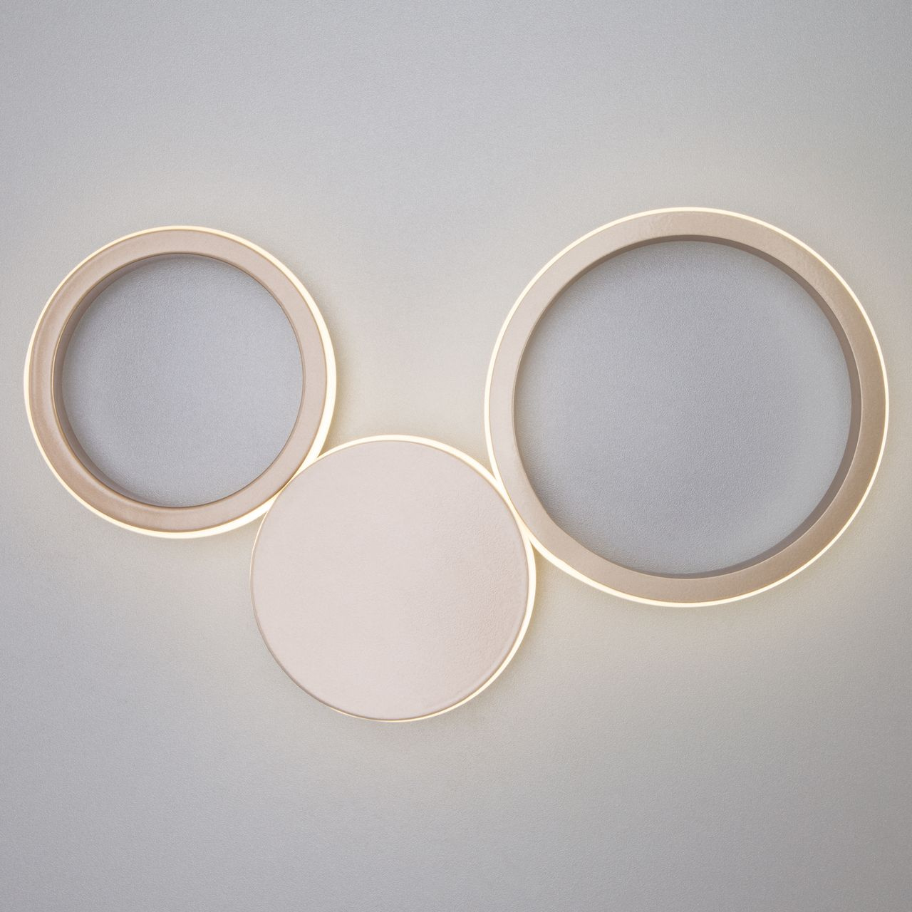 Настенный светодиодный светильник Eurosvet Rings 40141/1 LED золото