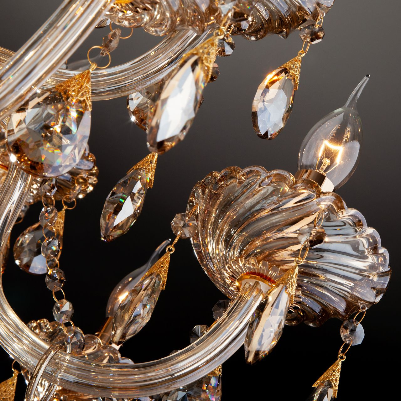 Подвесная люстра Eurosvet 3543/8+4 золото/тонированный хрусталь Strotskis