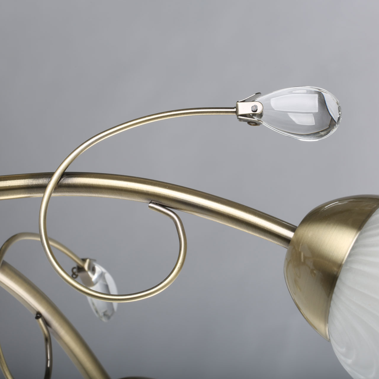 Потолочная люстра De Markt Флора 670011005