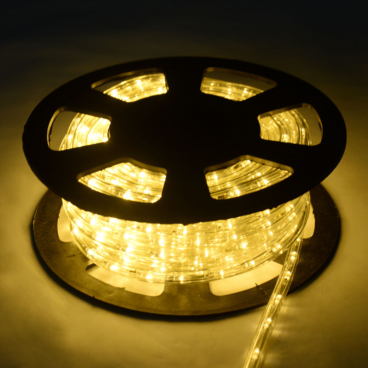 Светодиодная лента Эра 220В 2835 4,8Вт/м 2700K 20м IP67 LS2835-4,8-60-220-2700К-IP67-20m Б0043094