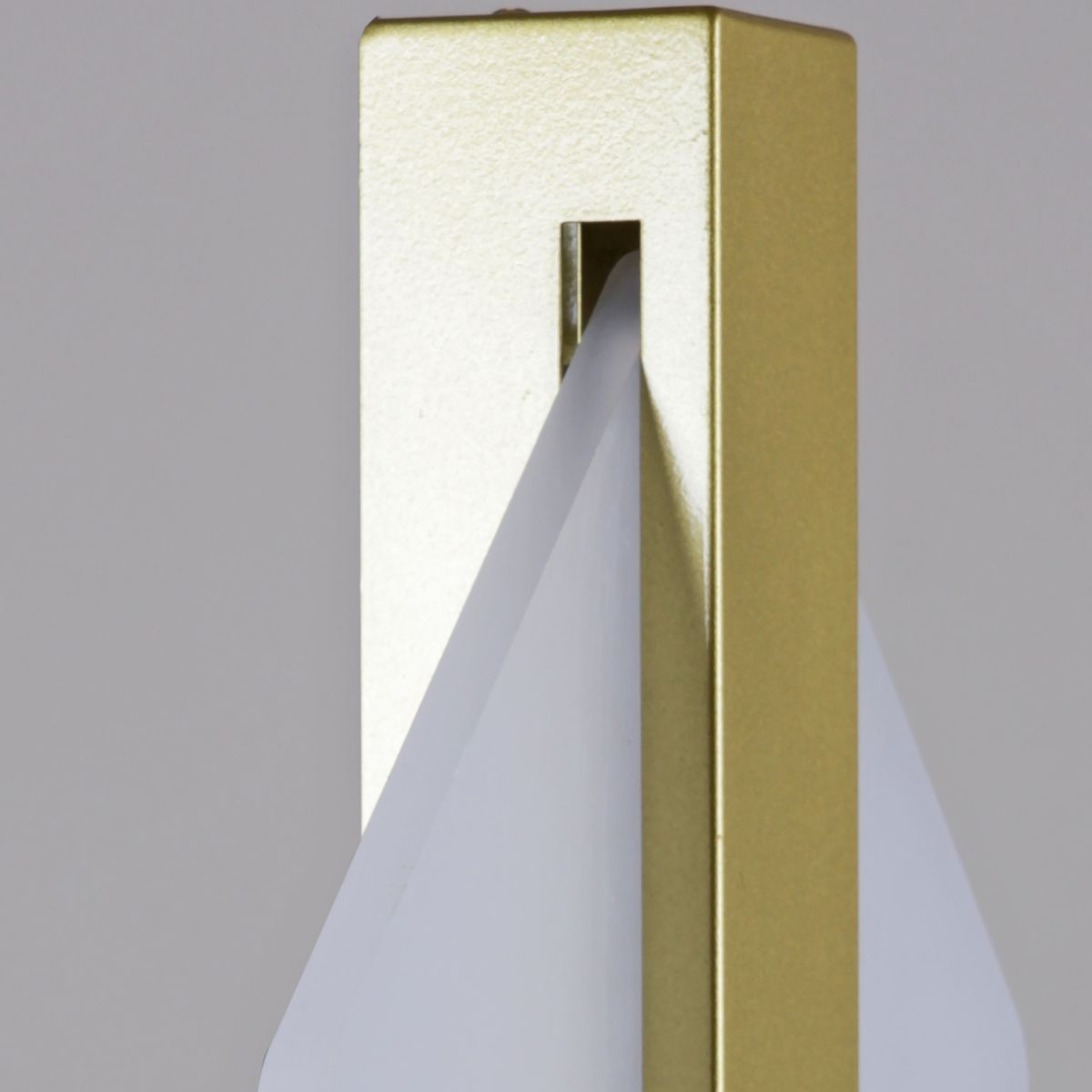 Настенный светильник Reluce 02713-0.2-01 GD