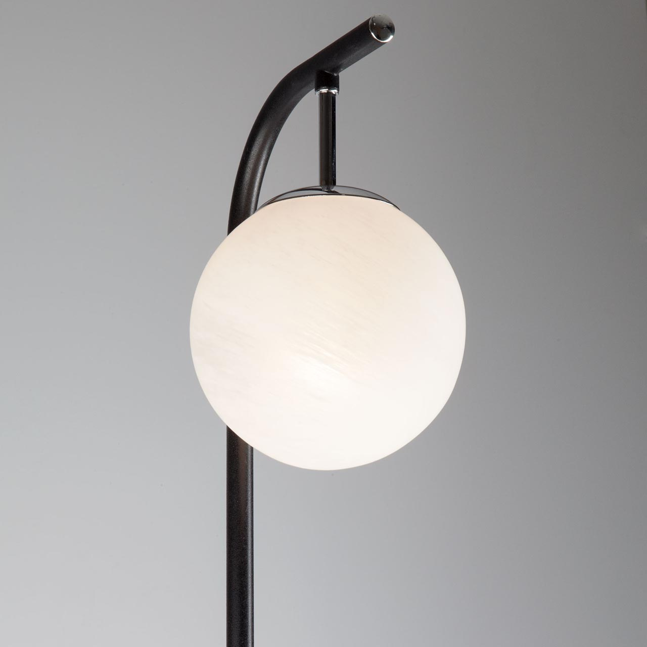 Торшер Eurosvet Globe 01038/1 хром/черный