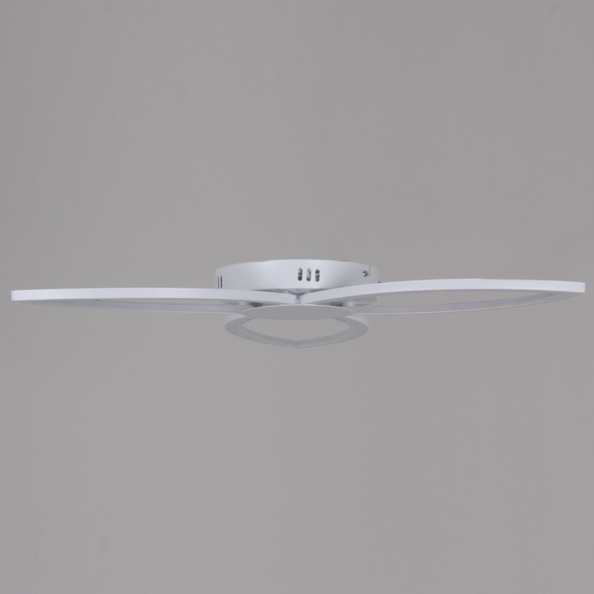 Потолочная люстра Reluce 09877-0.3-03 WH