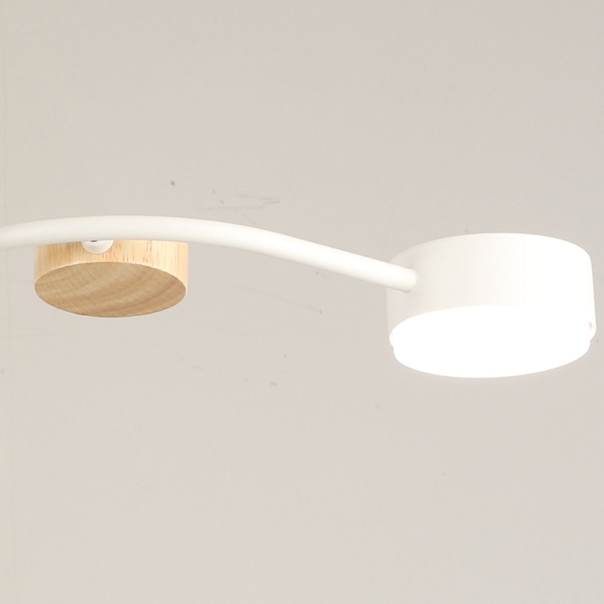 Люстра на штанге Reluce 92860-0.3-06 WT+WOOD GX53