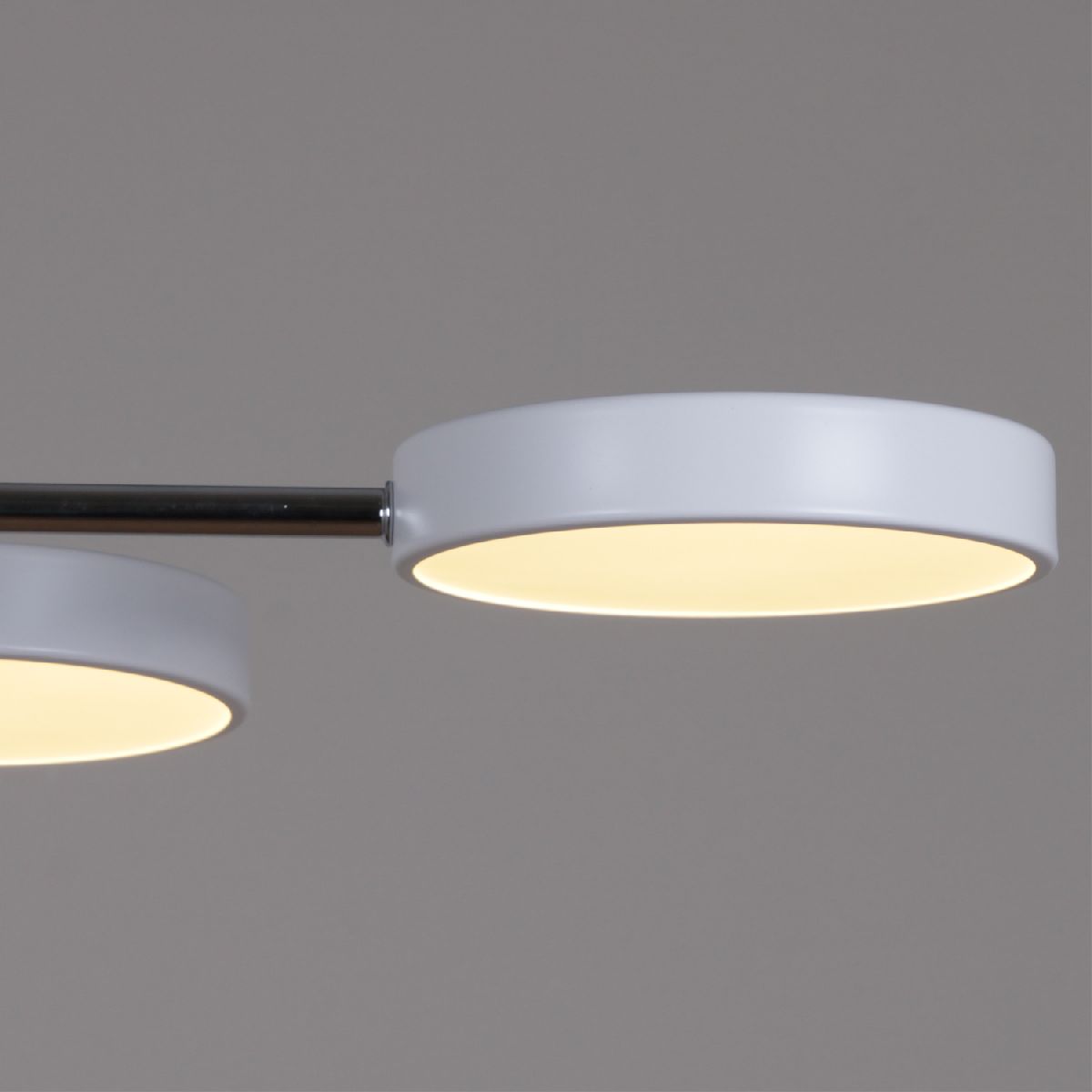 Люстра на штанге Reluce 13206-0.3-04