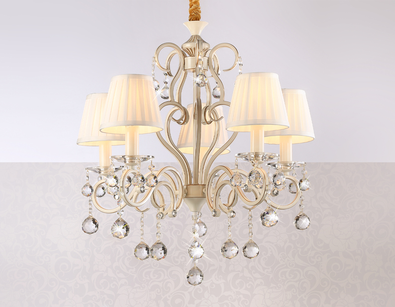 Подвесная люстра Ambrella Light Traditional TR4560