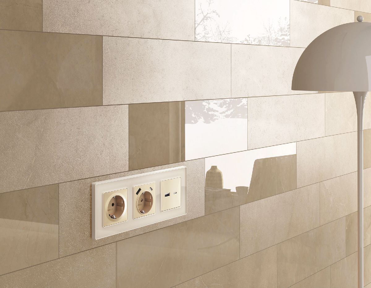 Рамка четырехместная Ambrella Volt Arctic AF580304