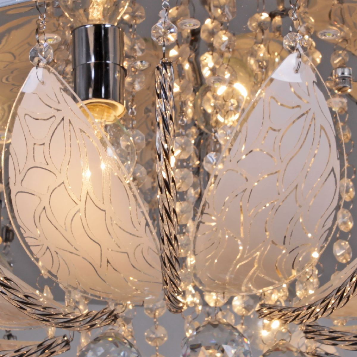 Потолочная люстра Reluce 55818-0.3-05