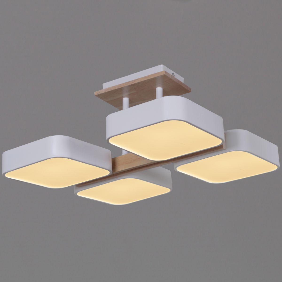 Потолочная люстра Reluce 03359-0.3-04 WH+WOOD