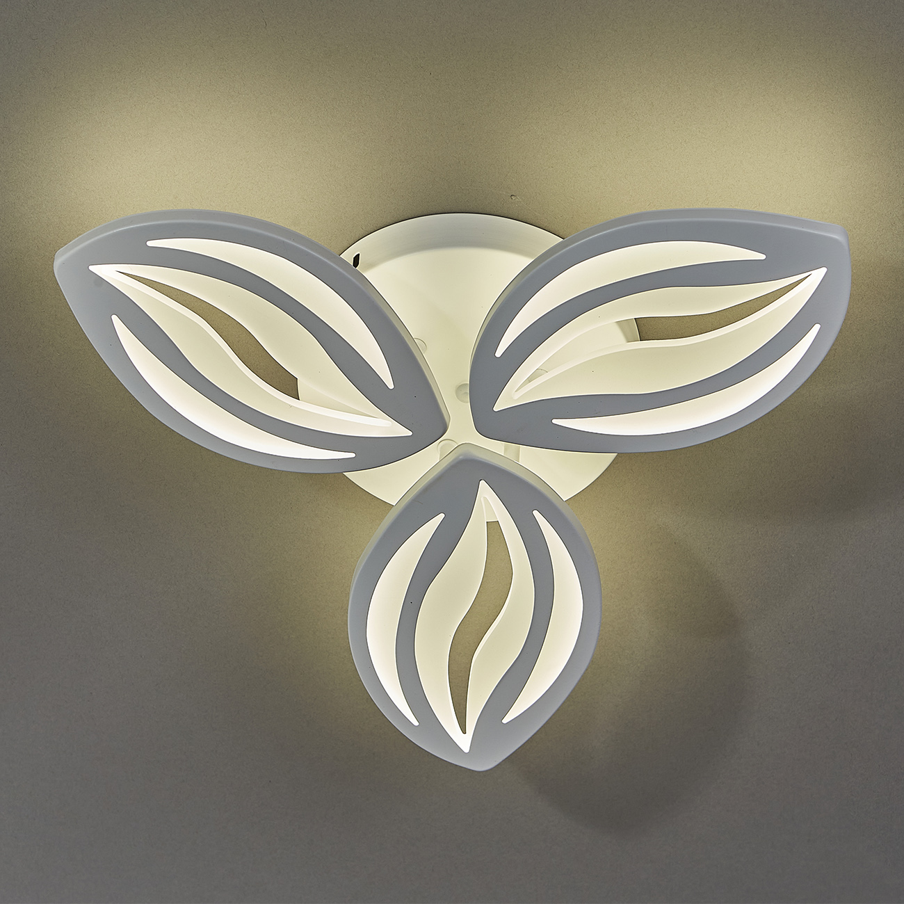 Потолочный светильник Escada Arabica 10221/3LED 47W