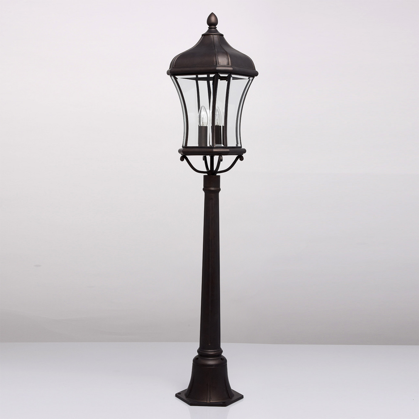 Уличный светильник Chiaro Шато 800040203