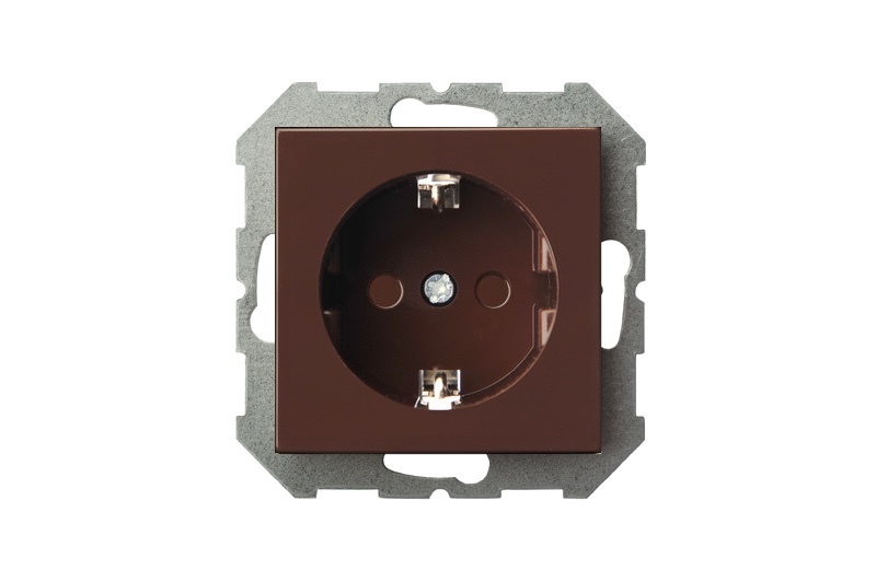 Розетка с заземлением и шторками Liregus Epsilon 28-1367