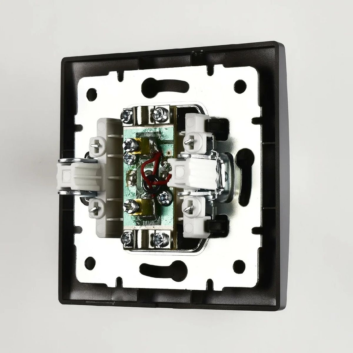 Розетка ТВ проходная Lezard Karina 707-4288-129