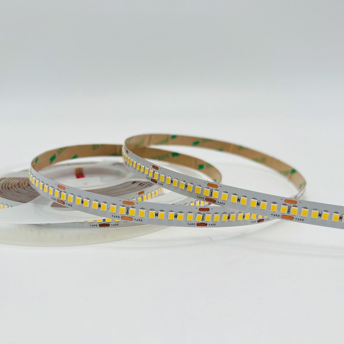 Светодиодная лента Favourite 24В SMD2835 9,6Вт/м 3000K 5м IP20 2001-31020