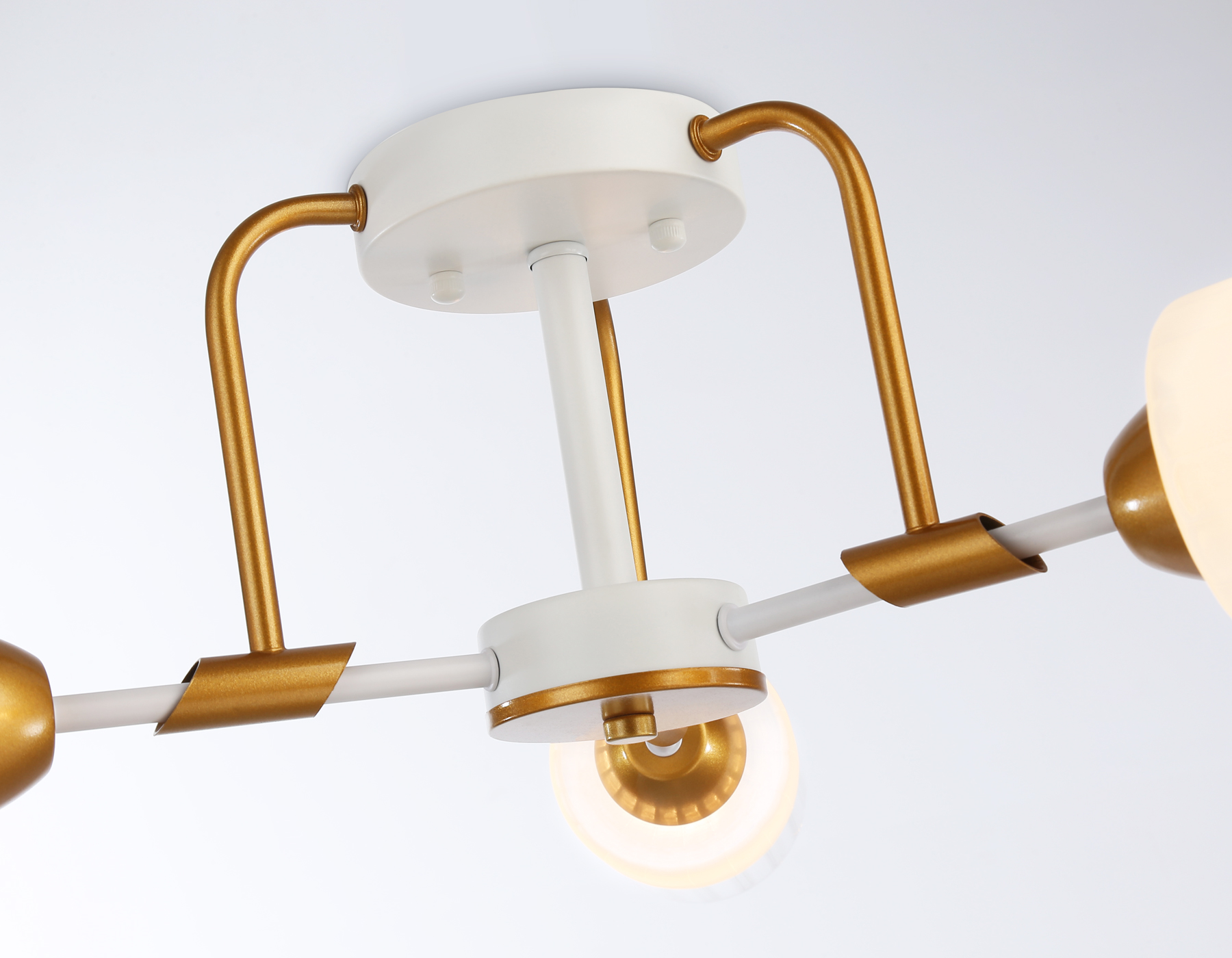 Люстра на штанге Ambrella Light Modern TR303321