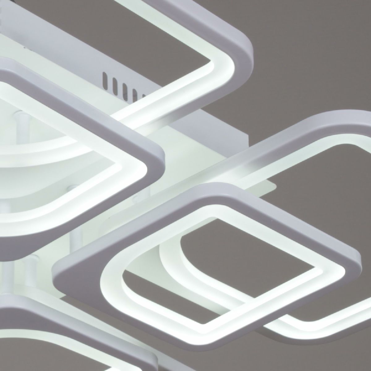 Потолочная люстра Reluce 11005-0.3-4+4B WH