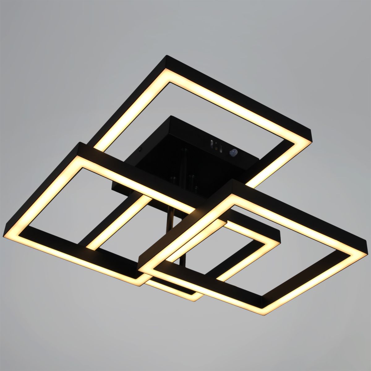 Потолочная люстра Reluce 97206-0.3-04