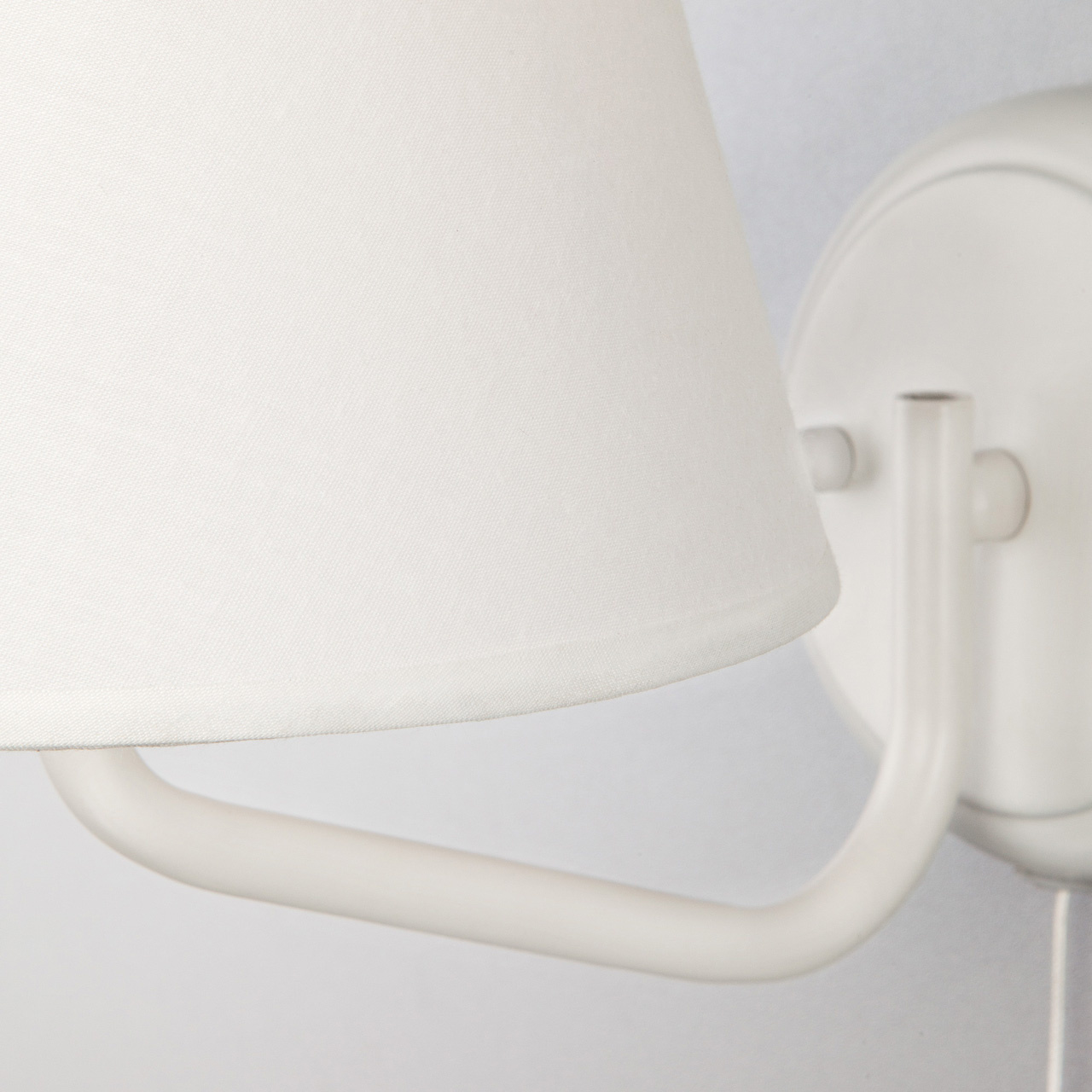 Бра Eurosvet Ornato 70074/1 белый