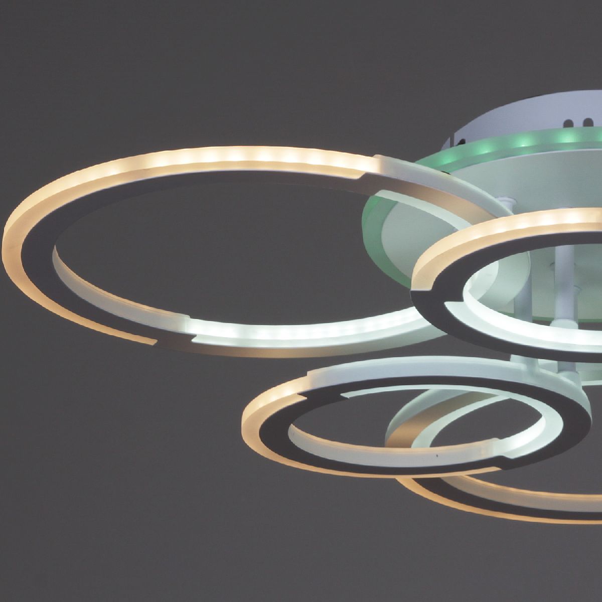 Потолочная люстра Reluce 09820-3.3-3+3A WH (RGB)