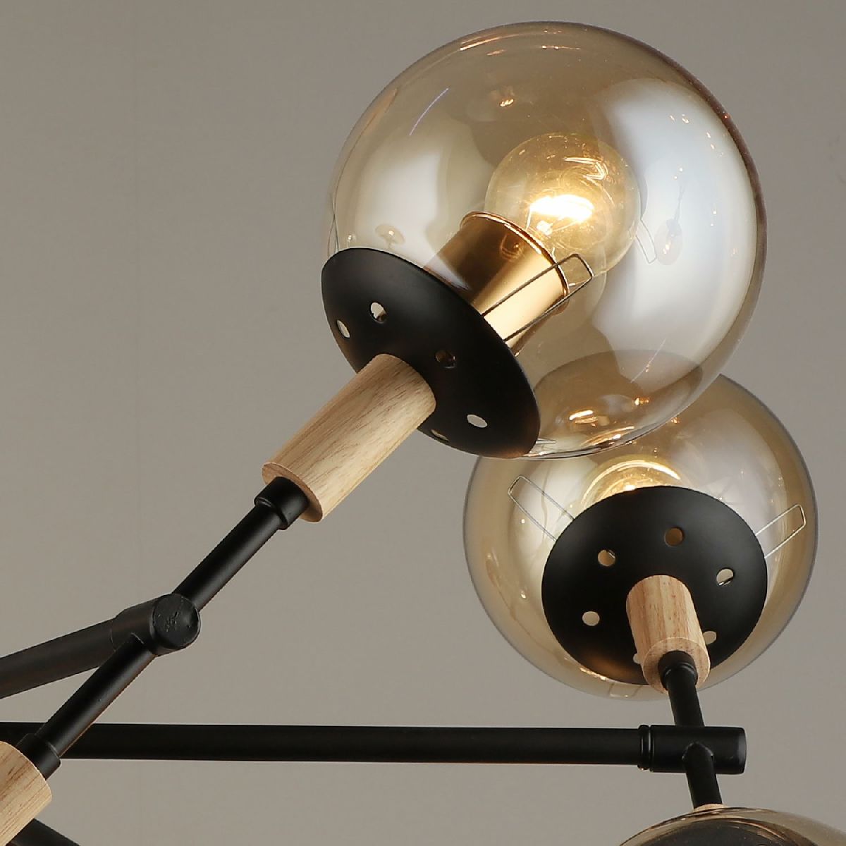 Люстра на штанге Reluce 04900-0.3-10 BK+WOOD