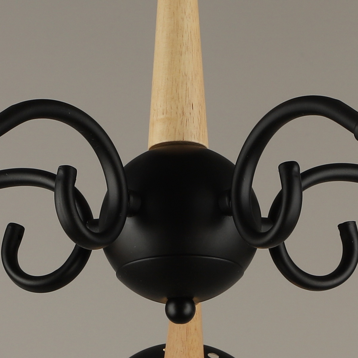 Люстра на штанге Reluce 04886-0.3-05 BK+WOOD