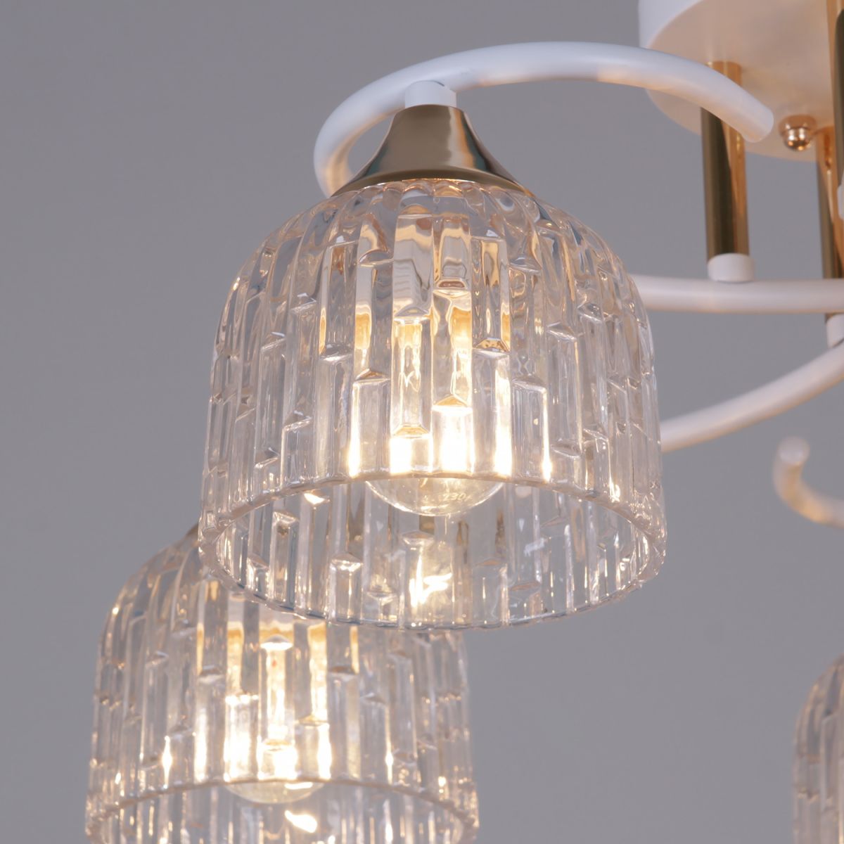 Потолочная люстра классика Reluce 16360-0.3-05 WH+FG