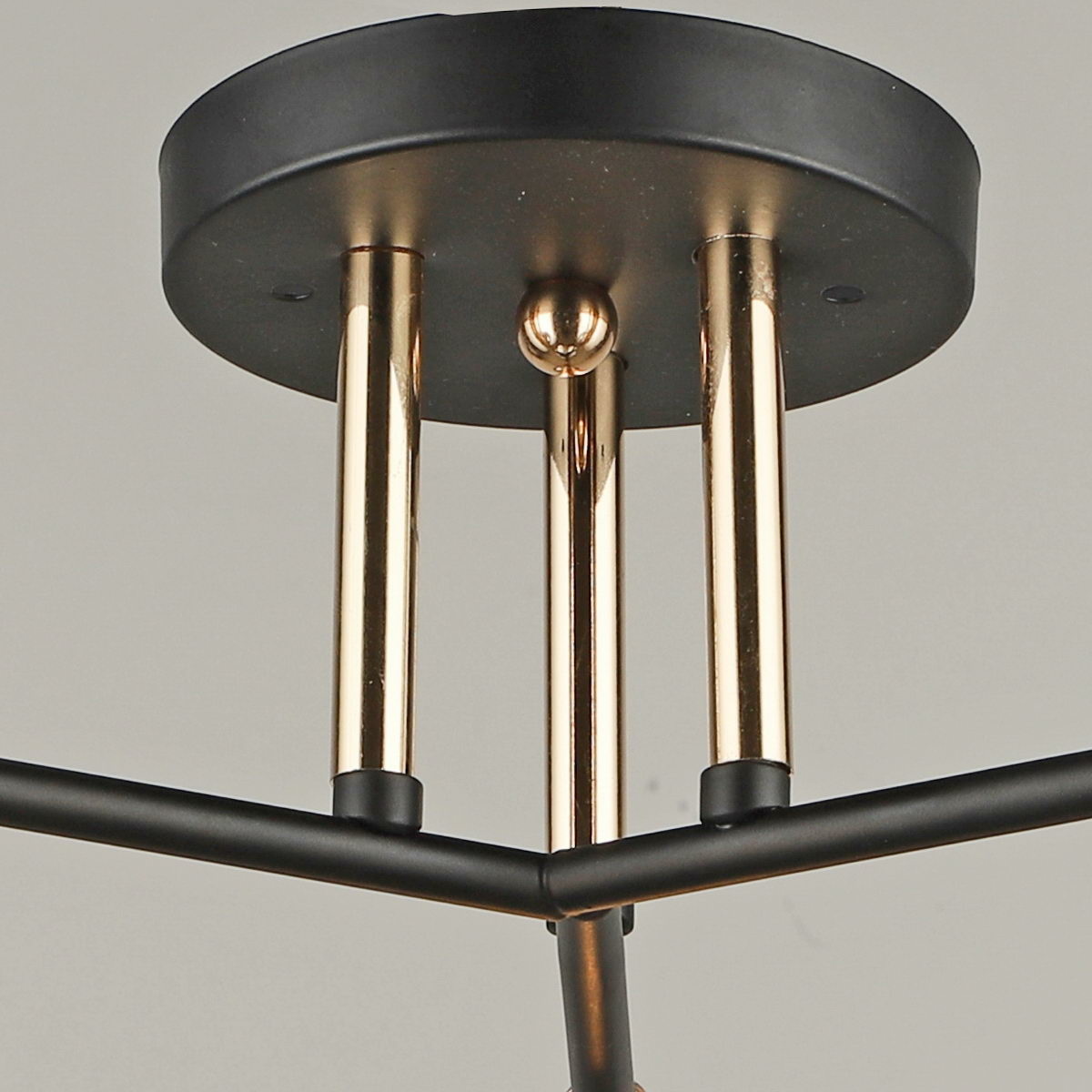 Потолочная люстра Reluce 04738-0.3-03